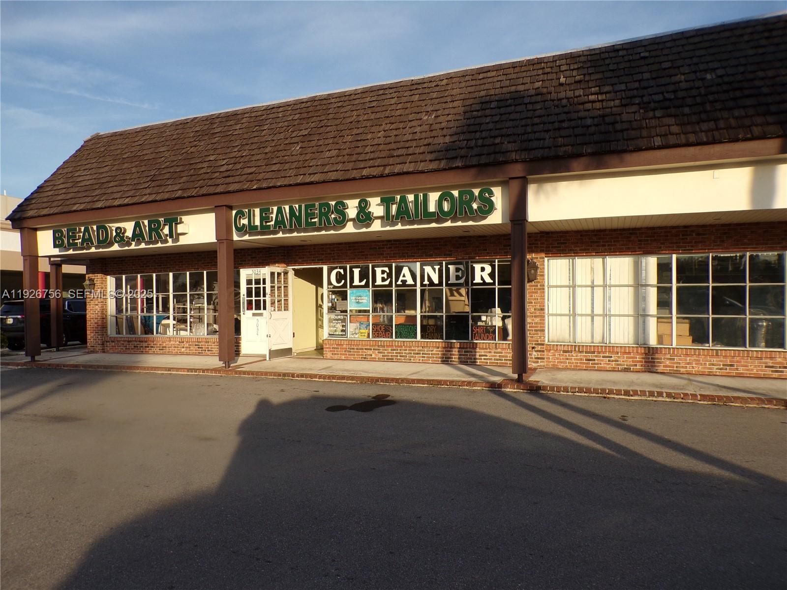   /   sq. ft. $ 2025-12-08 0 foto