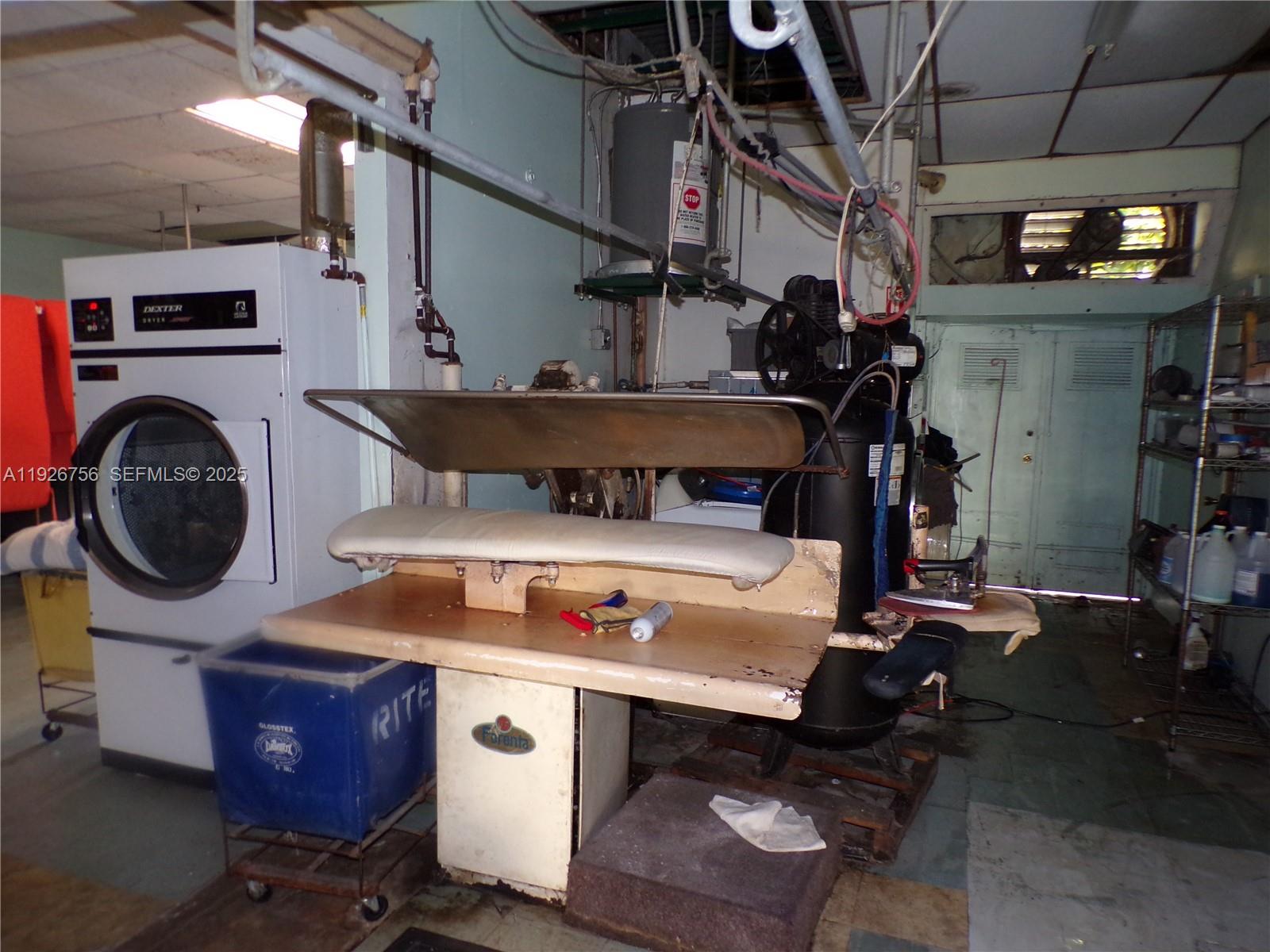   /   sq. ft. $ 2025-12-08 0 foto