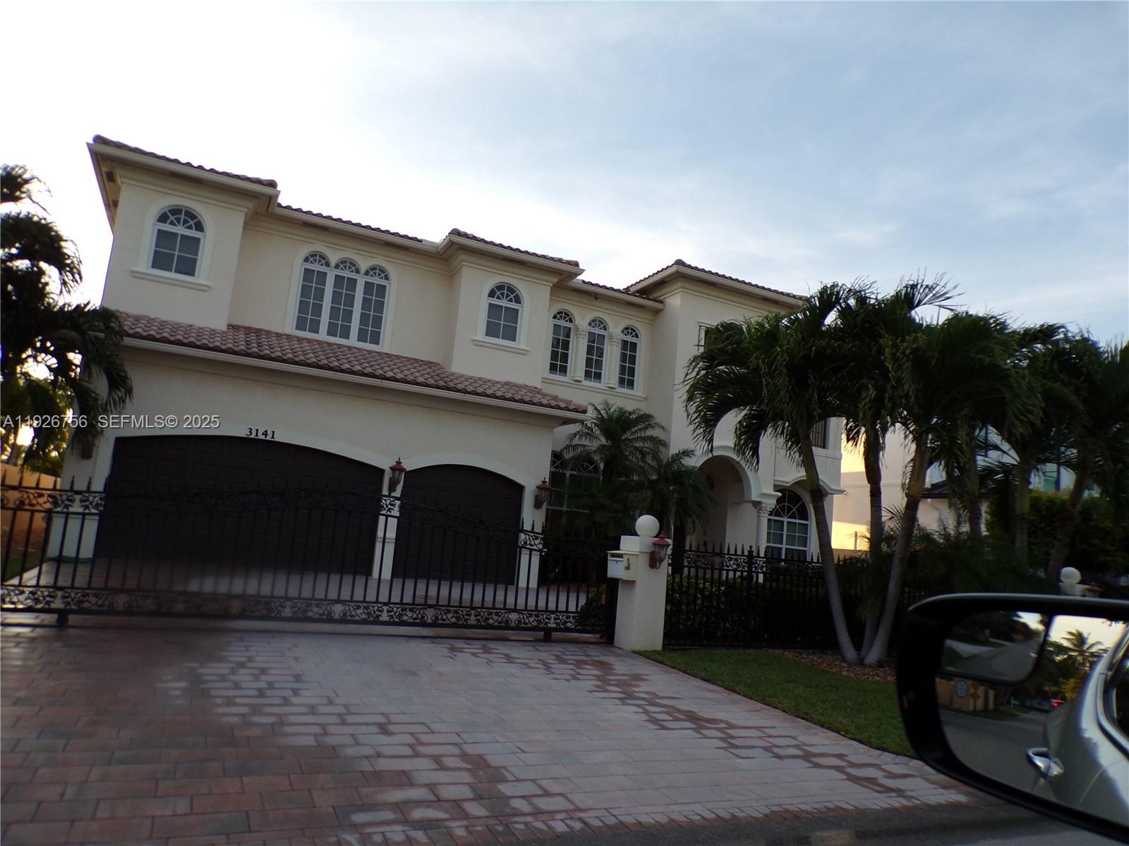   /   sq. ft. $ 2025-12-08 0 foto