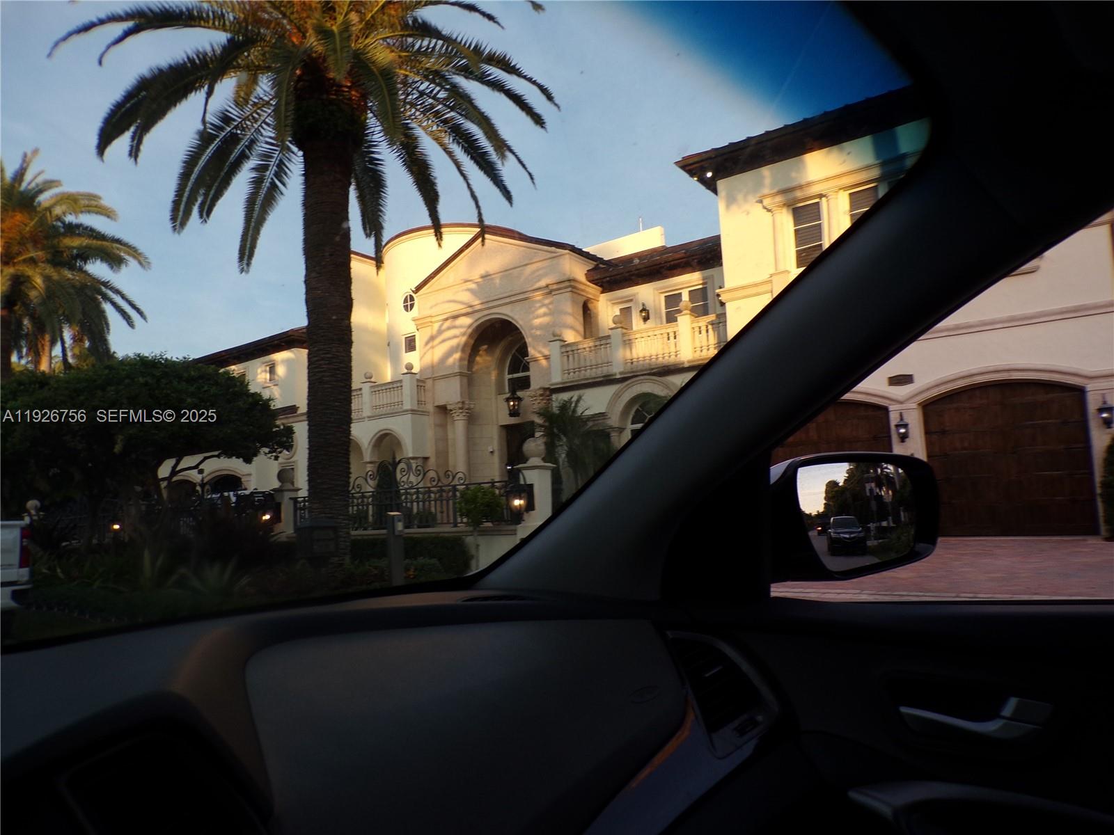   /   sq. ft. $ 2025-12-08 0 foto