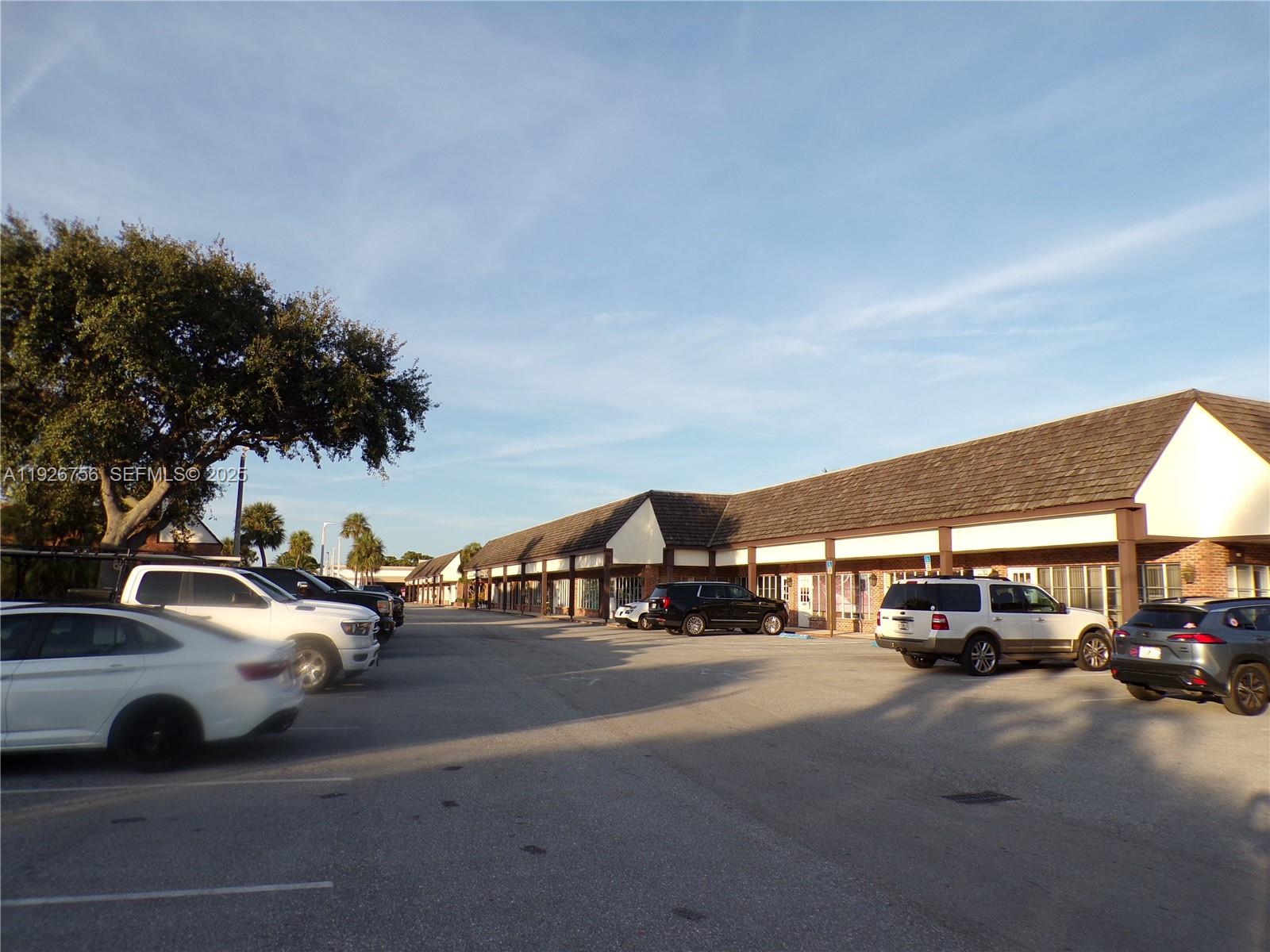   /   sq. ft. $ 2025-12-08 0 foto