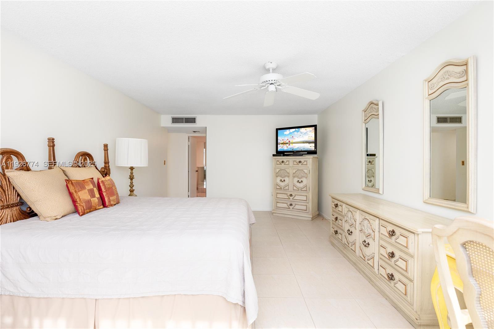 Photo of 2751 Ocean Dr #208S, Hollywood, Florida, 33019 -