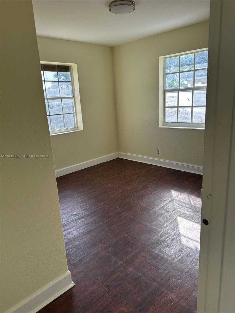 See details / 1716 sq. ft. $ 2025-12-08 0 Photo