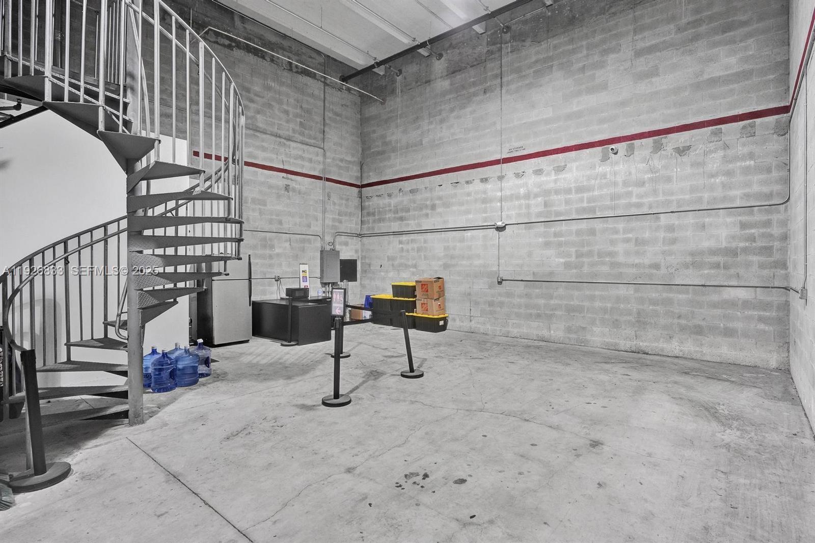 C24  /   кв.футов $ 2025-12-08 0 Фото