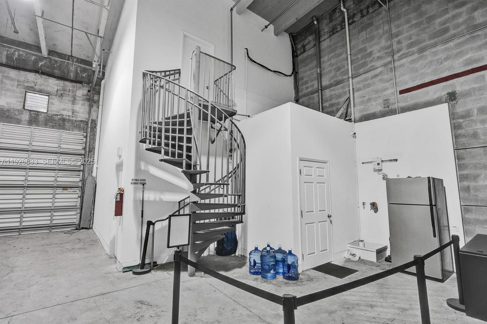 C24  /   кв.футов $ 2025-12-08 0 Фото