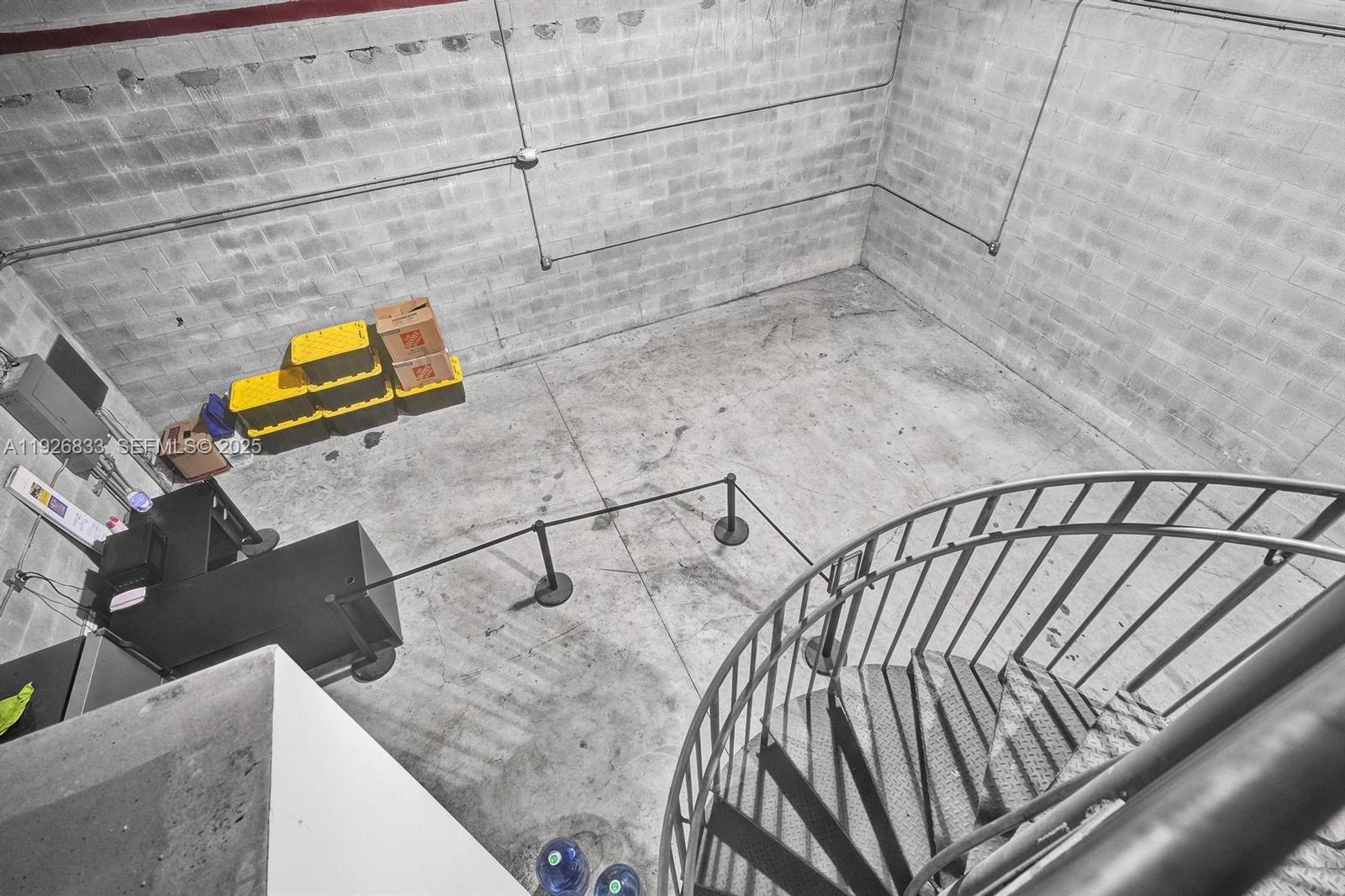 C24  /   кв.футов $ 2025-12-08 0 Фото