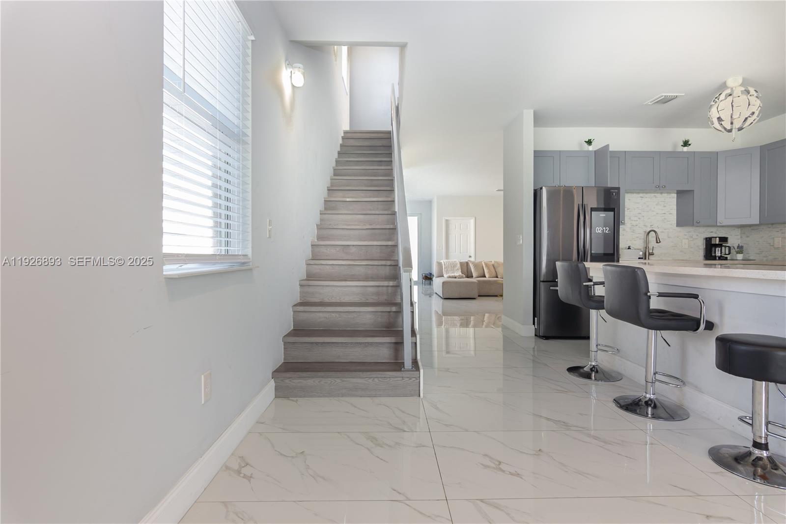 See details / 4248 sq. ft. $ 2025-12-08 0 Photo