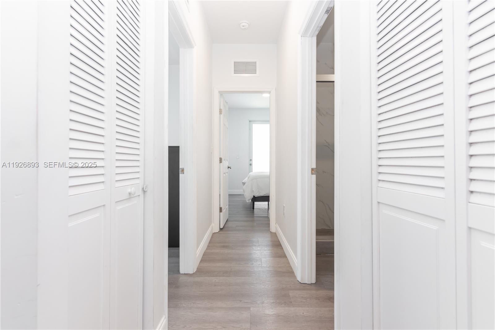 See details / 4248 sq. ft. $ 2025-12-08 0 Photo