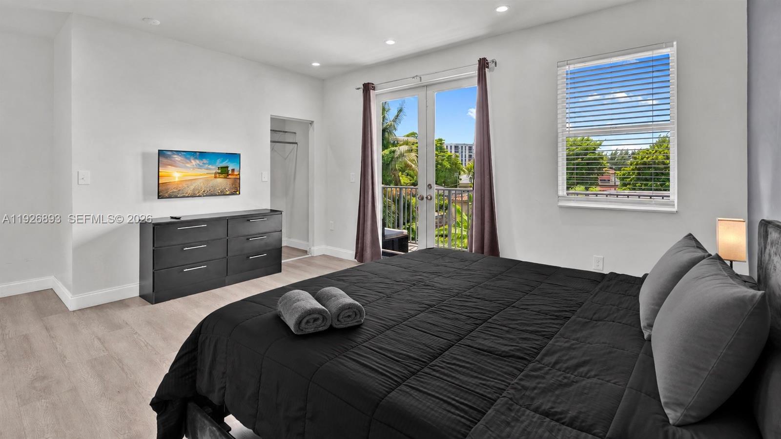 See details / 4248 sq. ft. $ 2026-06-02 0 Photo