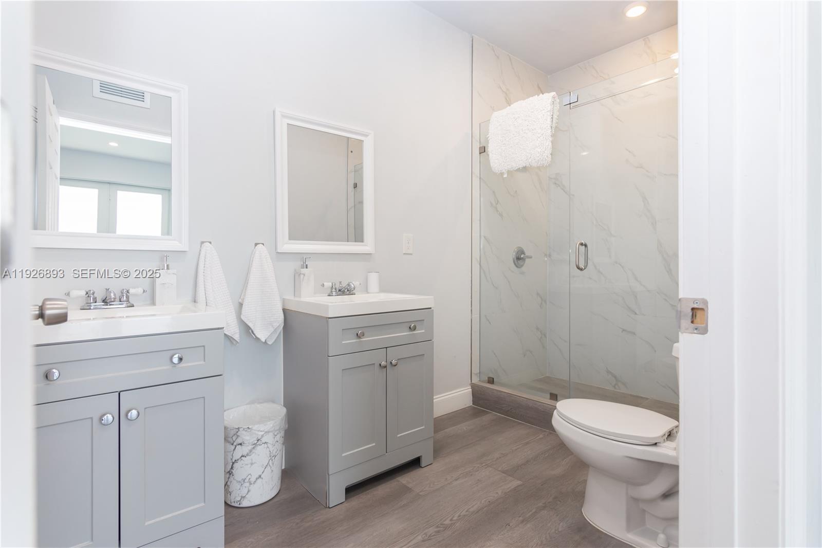 See details / 4248 sq. ft. $ 2025-12-08 0 Photo