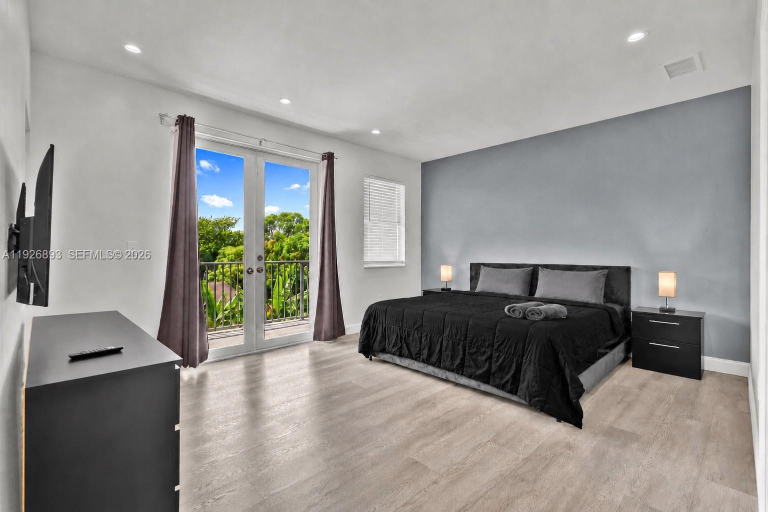 See details / 4248 sq. ft. $ 2026-06-02 0 Photo
