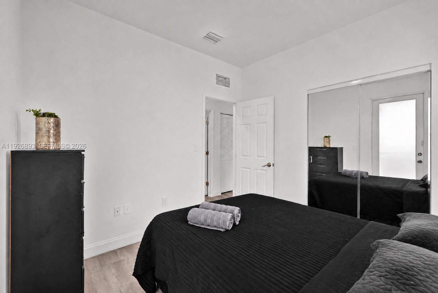See details / 4248 sq. ft. $ 2026-06-02 0 Photo