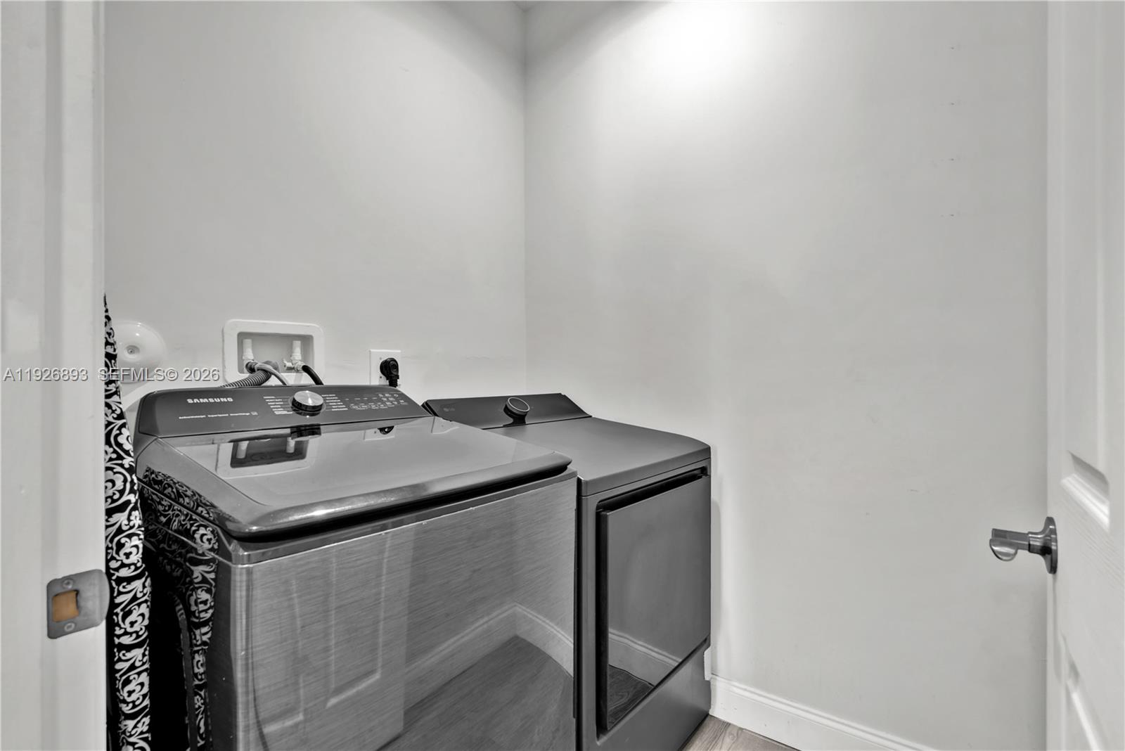 See details / 4248 sq. ft. $ 2026-06-02 0 Photo