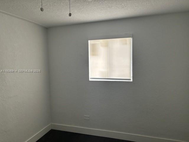 See details / 1942 sq. ft. $ 2025-12-08 0 Photo