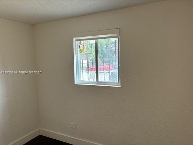 See details / 1942 sq. ft. $ 2025-12-08 0 Photo