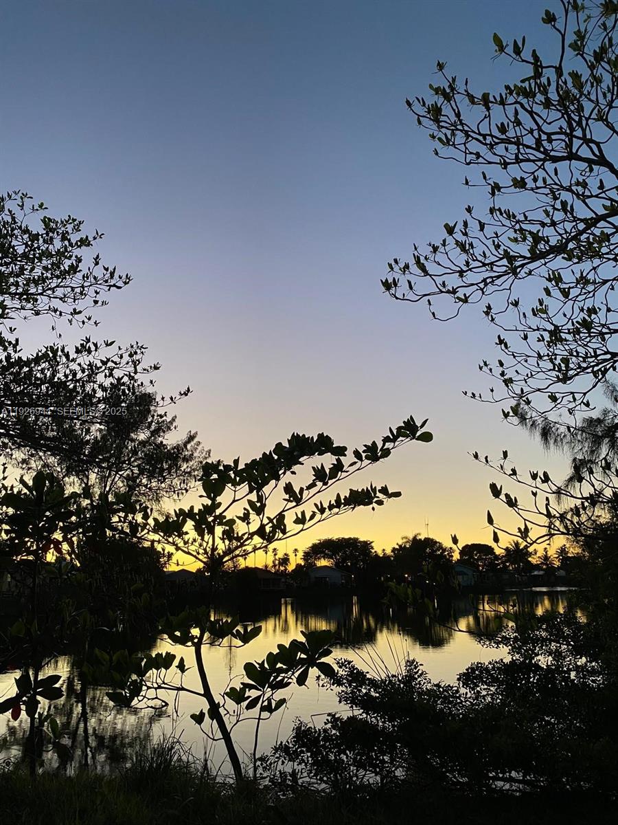 See details / sq. ft. $ 2025-12-08 0 Photo