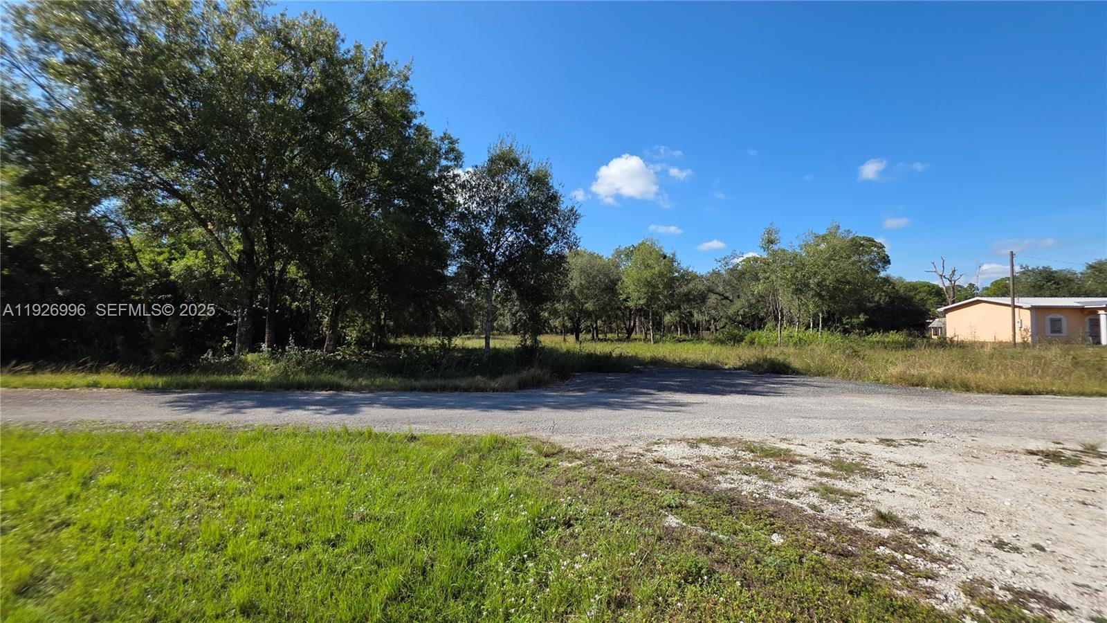 See details / sq. ft. $ 2025-12-08 0 Photo