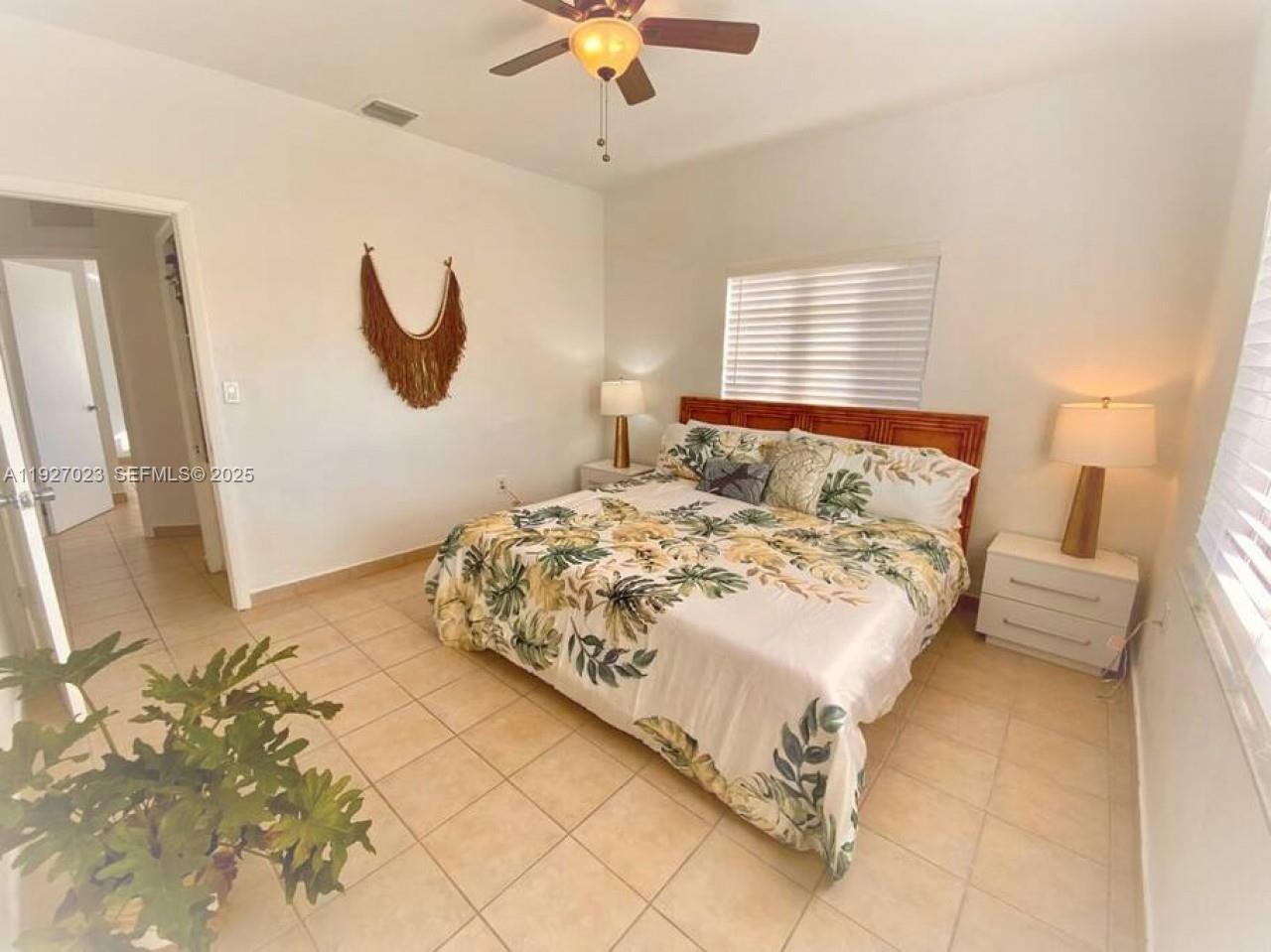   /  1960 sq. ft. $ 2025-12-10 0 Photo