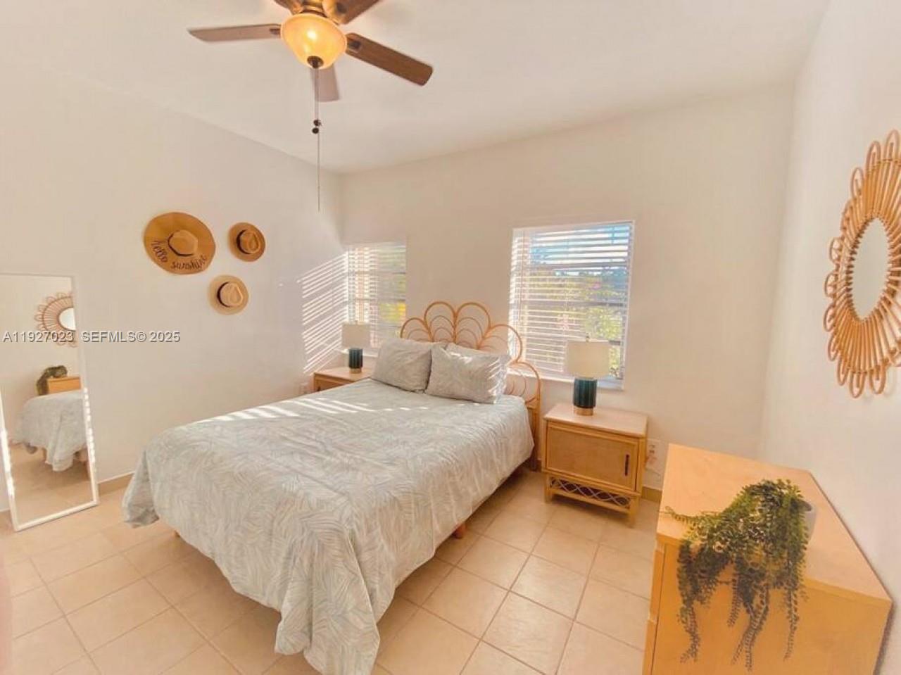   /  1960 sq. ft. $ 2025-12-10 0 Photo