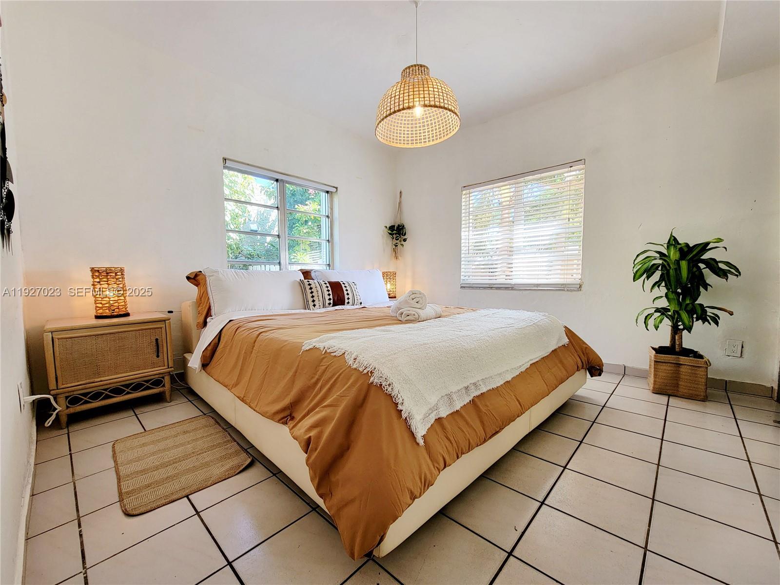   /  1960 sq. ft. $ 2025-12-10 0 Photo