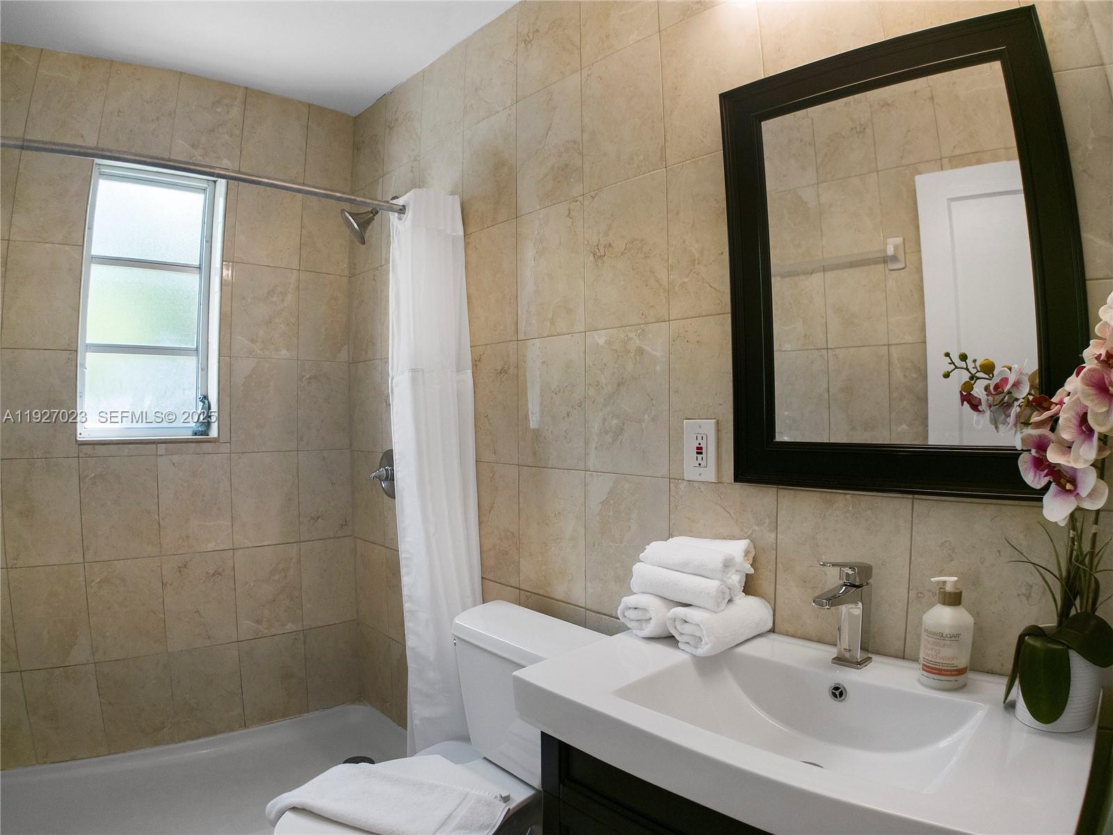   /  1960 sq. ft. $ 2025-12-10 0 Photo