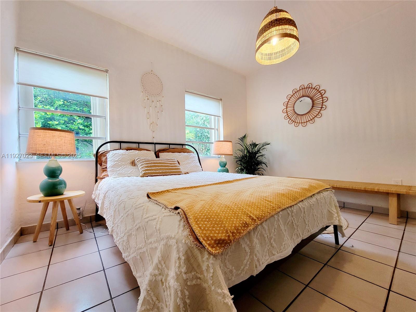   /  1960 sq. ft. $ 2025-12-10 0 Photo