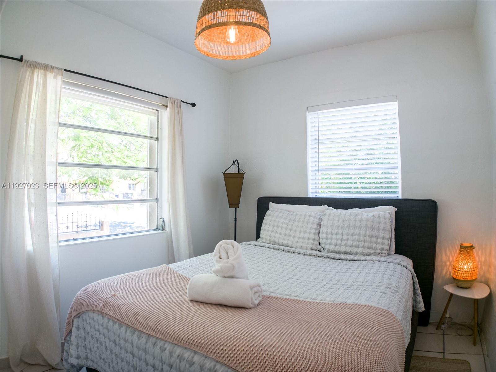   /  1960 sq. ft. $ 2025-12-10 0 Photo