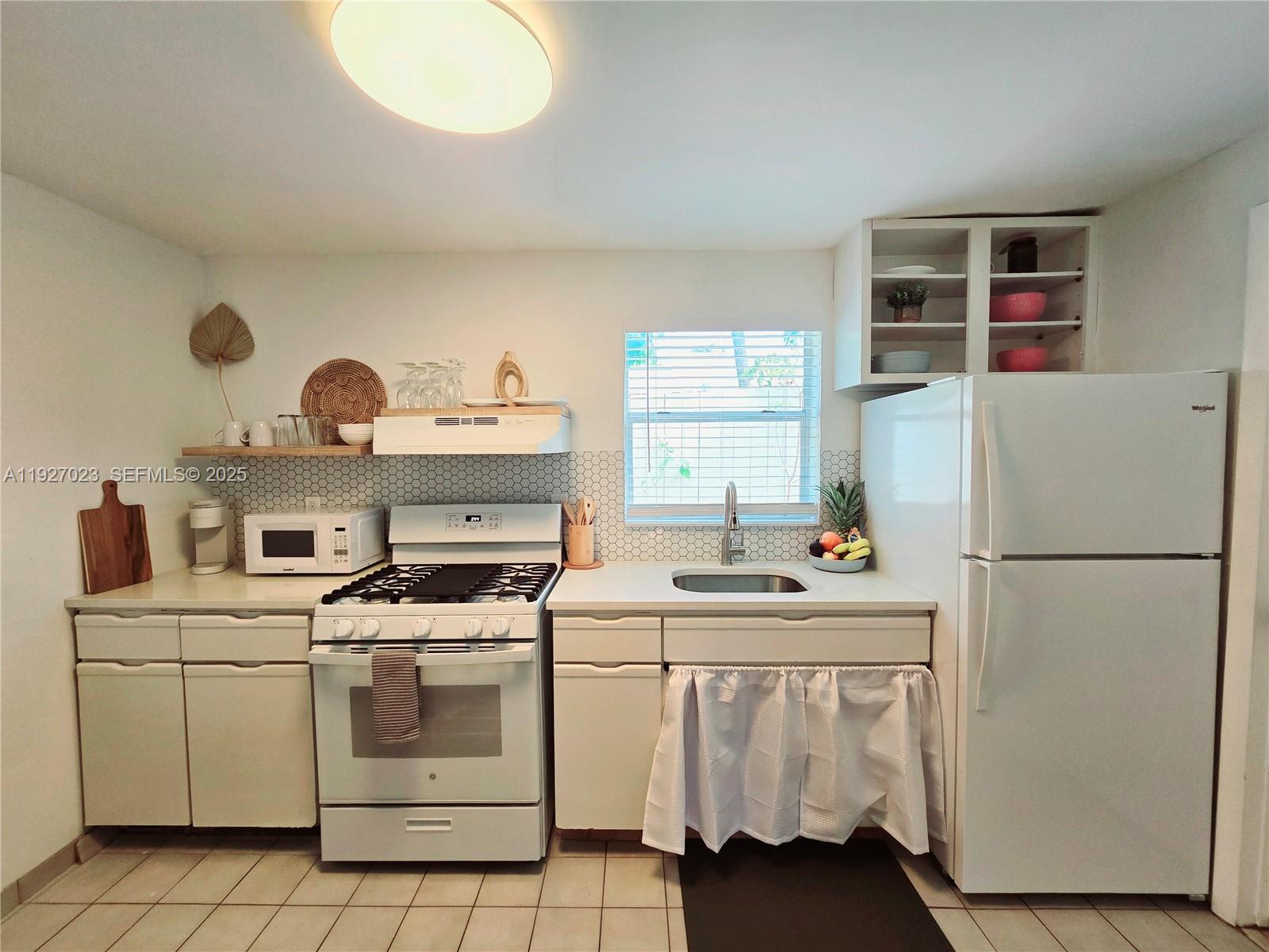   /  1960 sq. ft. $ 2025-12-10 0 Photo