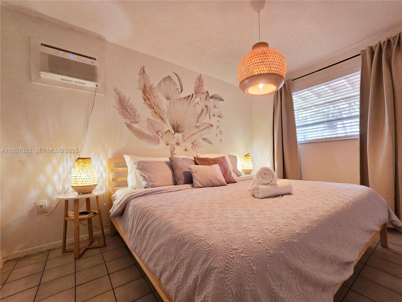   /  1960 sq. ft. $ 2025-12-10 0 Photo