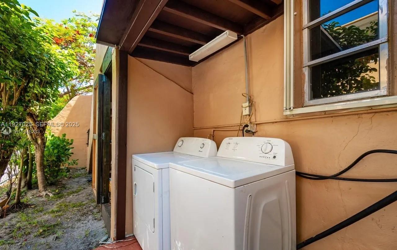   /  1960 sq. ft. $ 2025-12-10 0 Photo