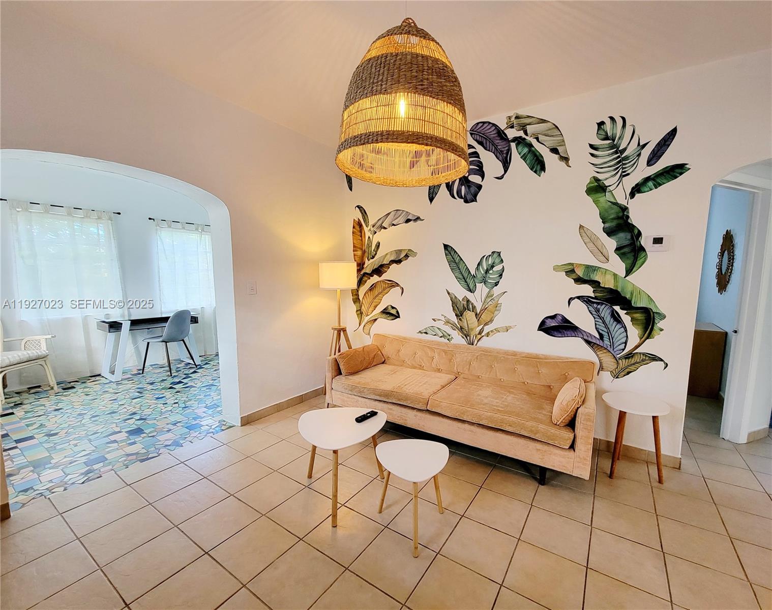   /  1960 sq. ft. $ 2025-12-10 0 Photo