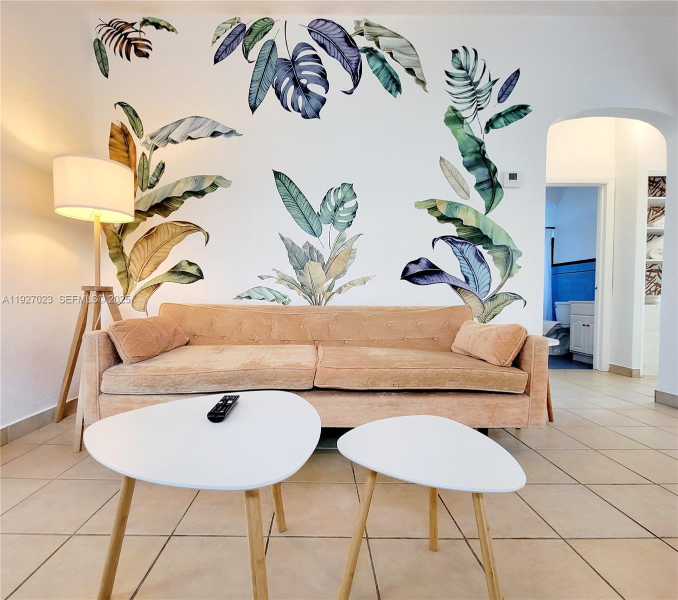   /  1960 sq. ft. $ 2025-12-10 0 Photo