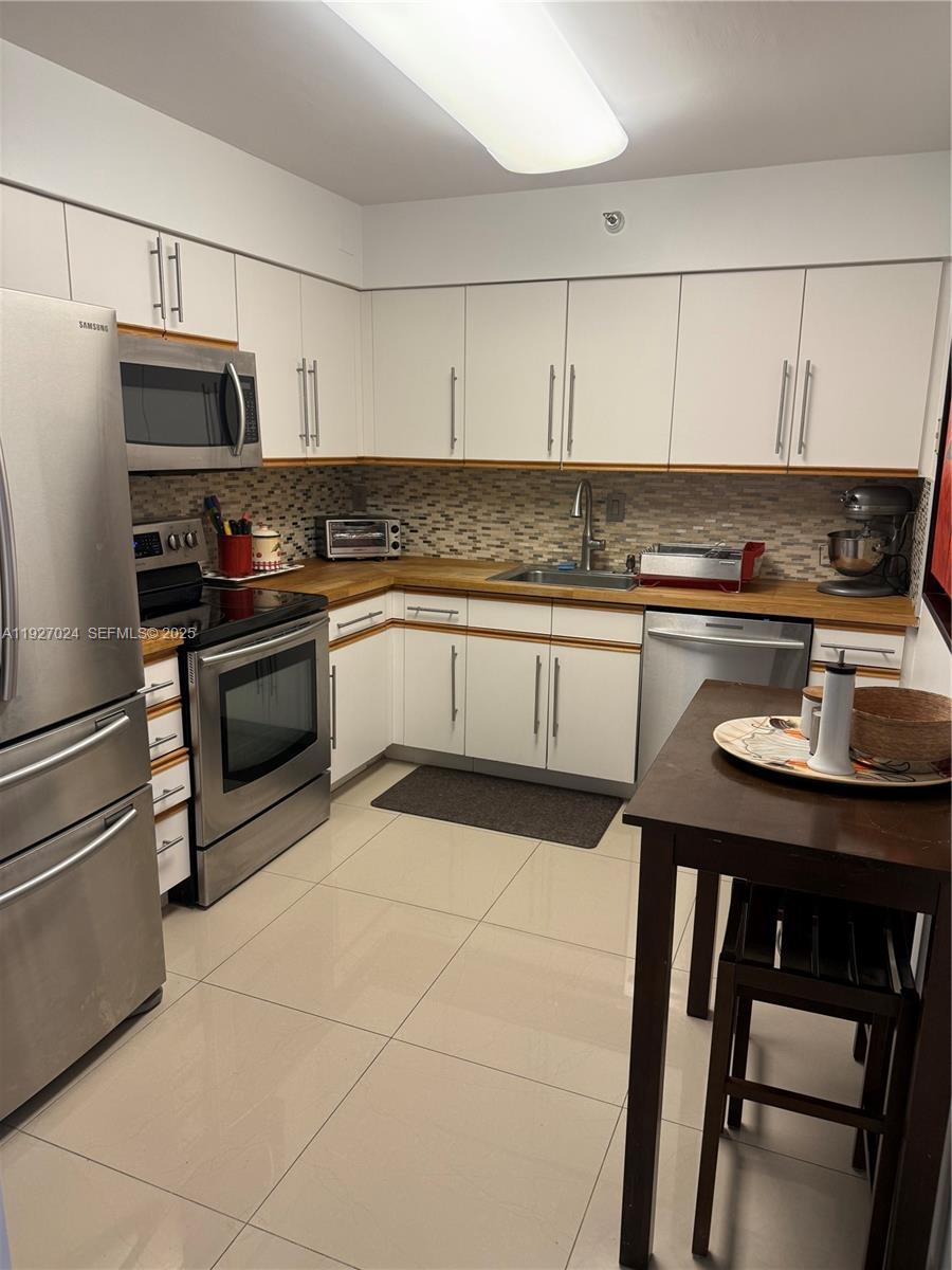 Photo of 3530 Mystic Pointe Dr  #2303, Aventura, Florida, 33180 - 