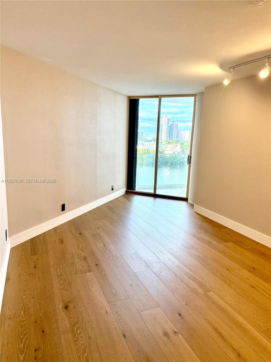 See details 706 2 / 3 2150 sq. ft. $ 2025-12-08 0 Photo