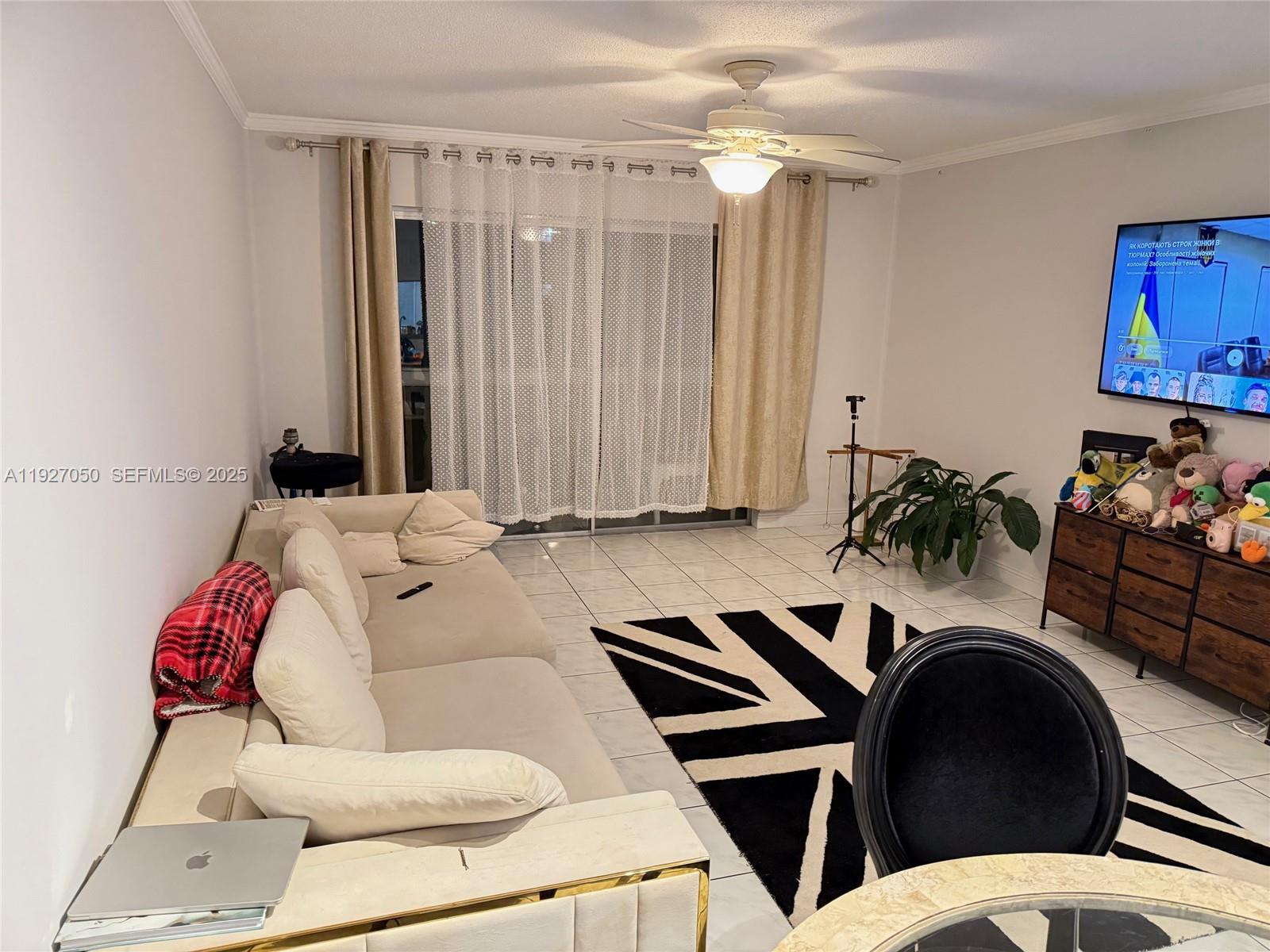 Photo of 219 14th Ave #404, Hallandale Beach, Florida, 33009 -