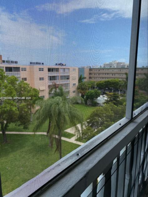 Photo of 219 14th Ave #404, Hallandale Beach, Florida, 33009 -