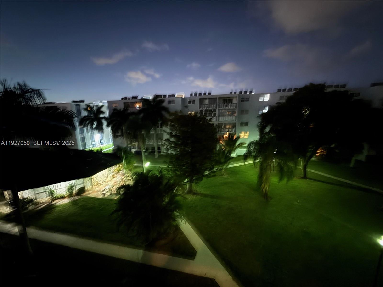 Photo of 219 14th Ave #404, Hallandale Beach, Florida, 33009 -