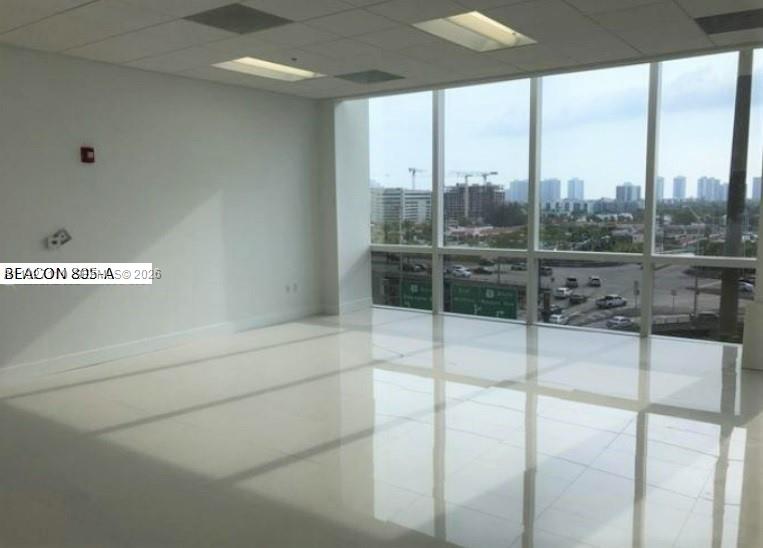 805A  /   кв.футов $ 2026-02-04 0 Фото