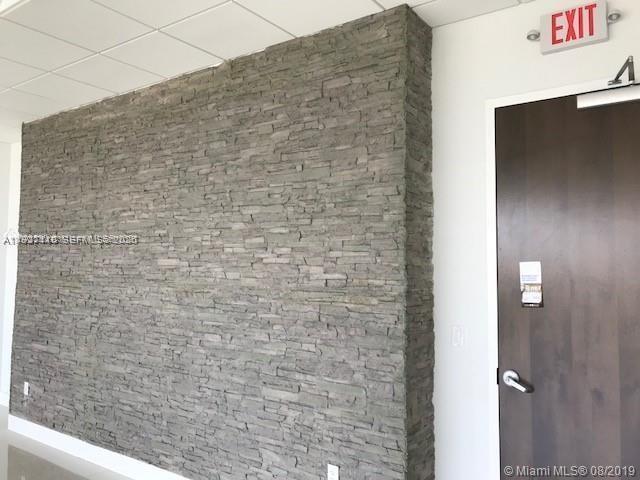 805A  /   кв.футов $ 2026-02-04 0 Фото