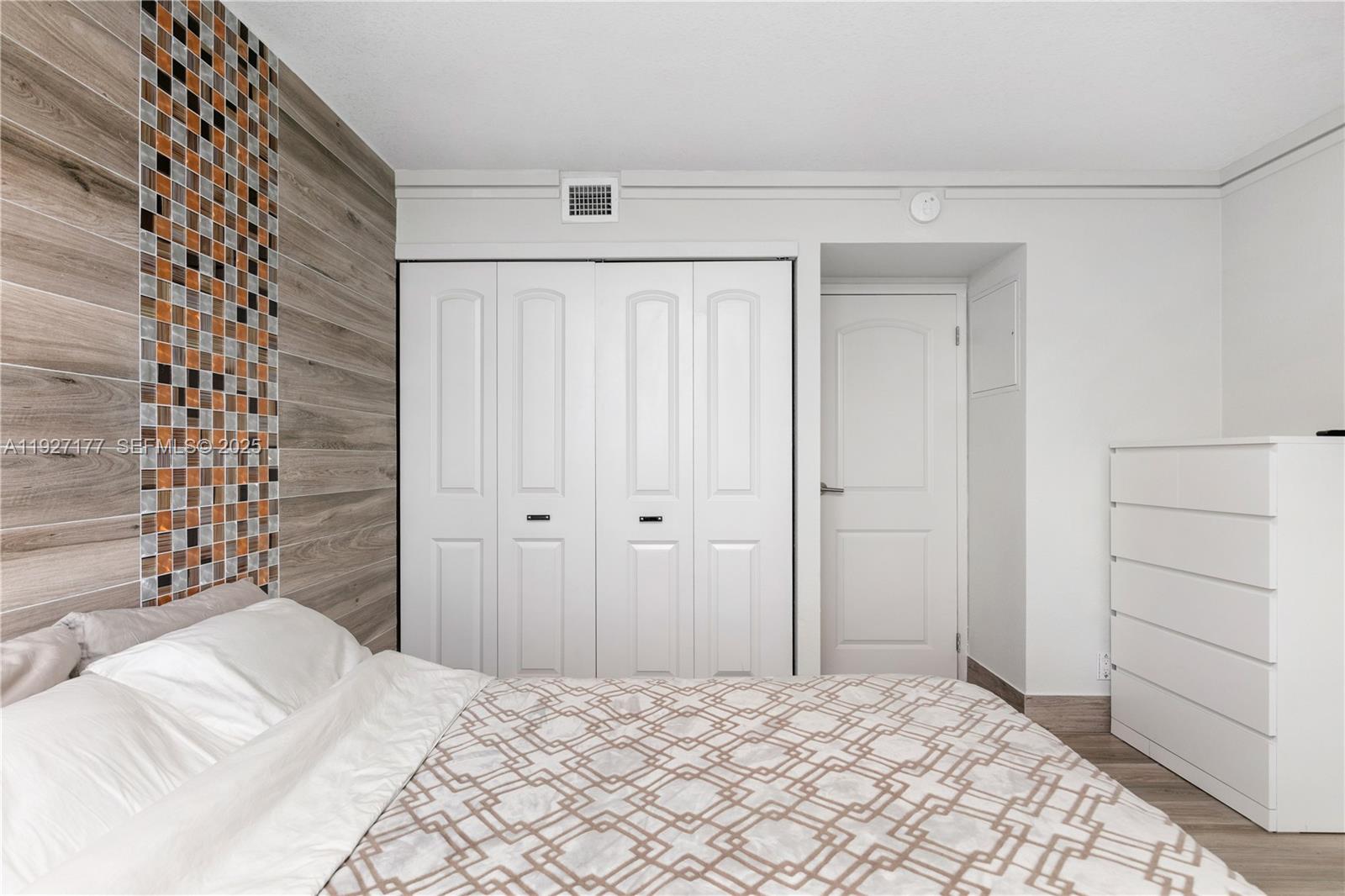 625 2 / 2 1358 sq. ft. $ 2025-12-08 0 Photo