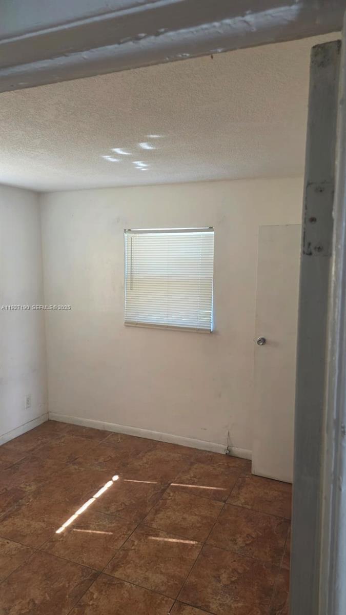 Подробнее / 2496 кв.футов $ 2025-12-08 0 Фото