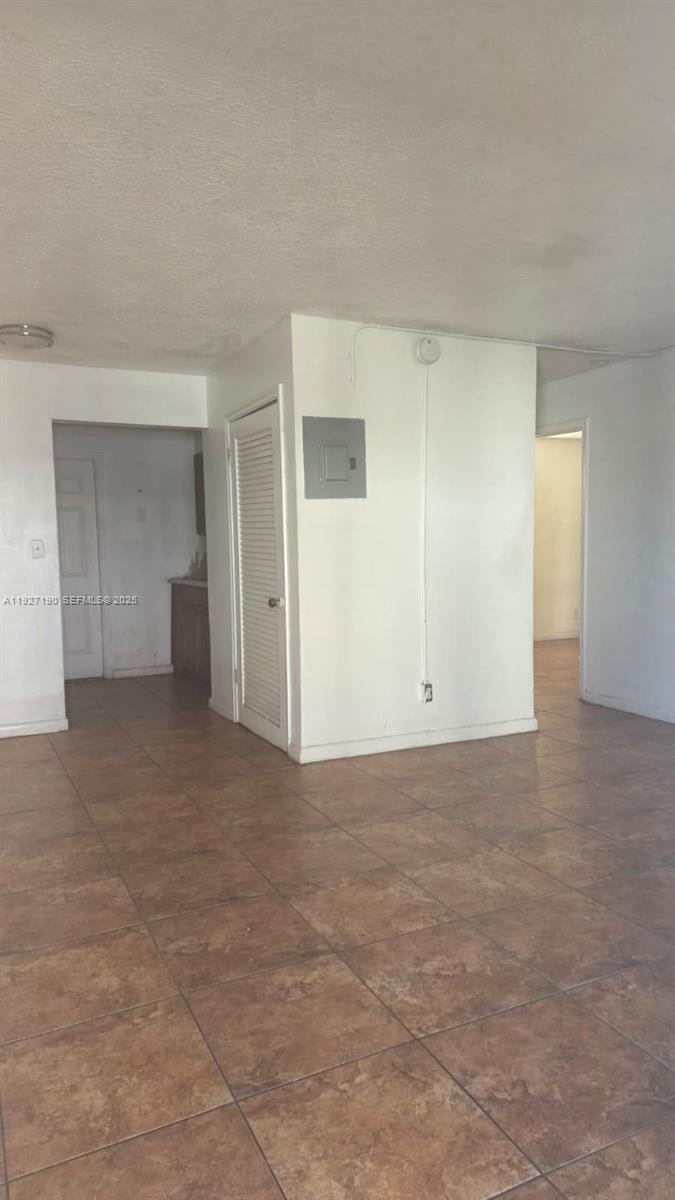 Подробнее / 2496 кв.футов $ 2025-12-08 0 Фото