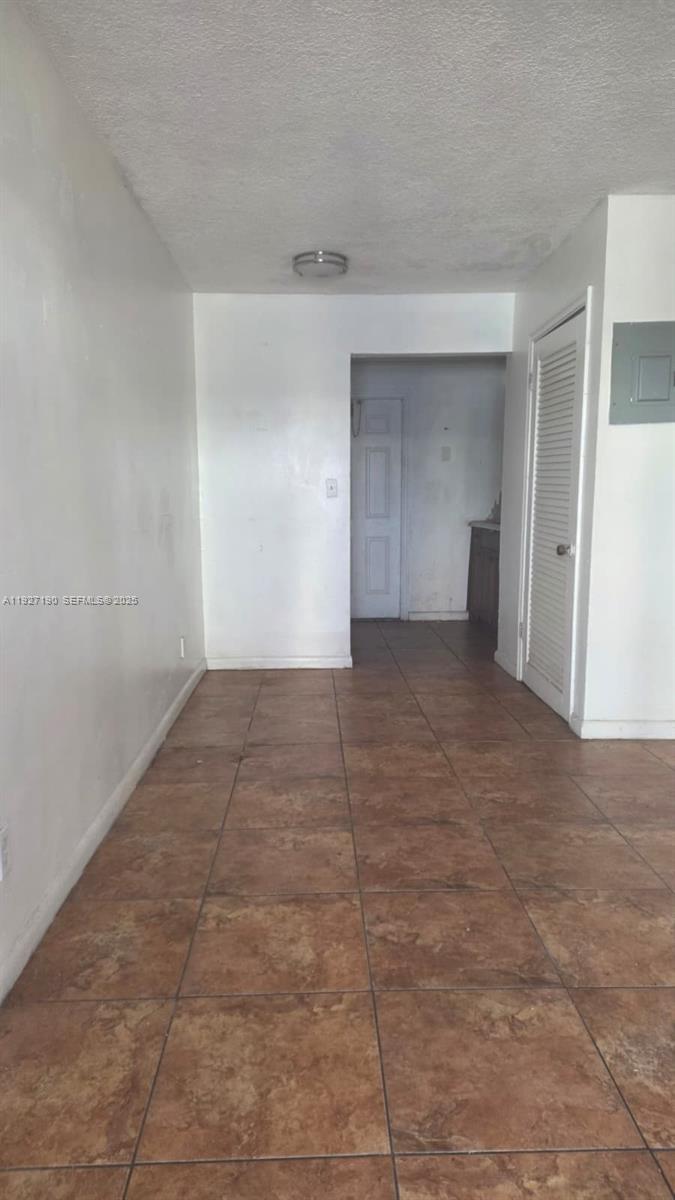 Подробнее / 2496 кв.футов $ 2025-12-08 0 Фото