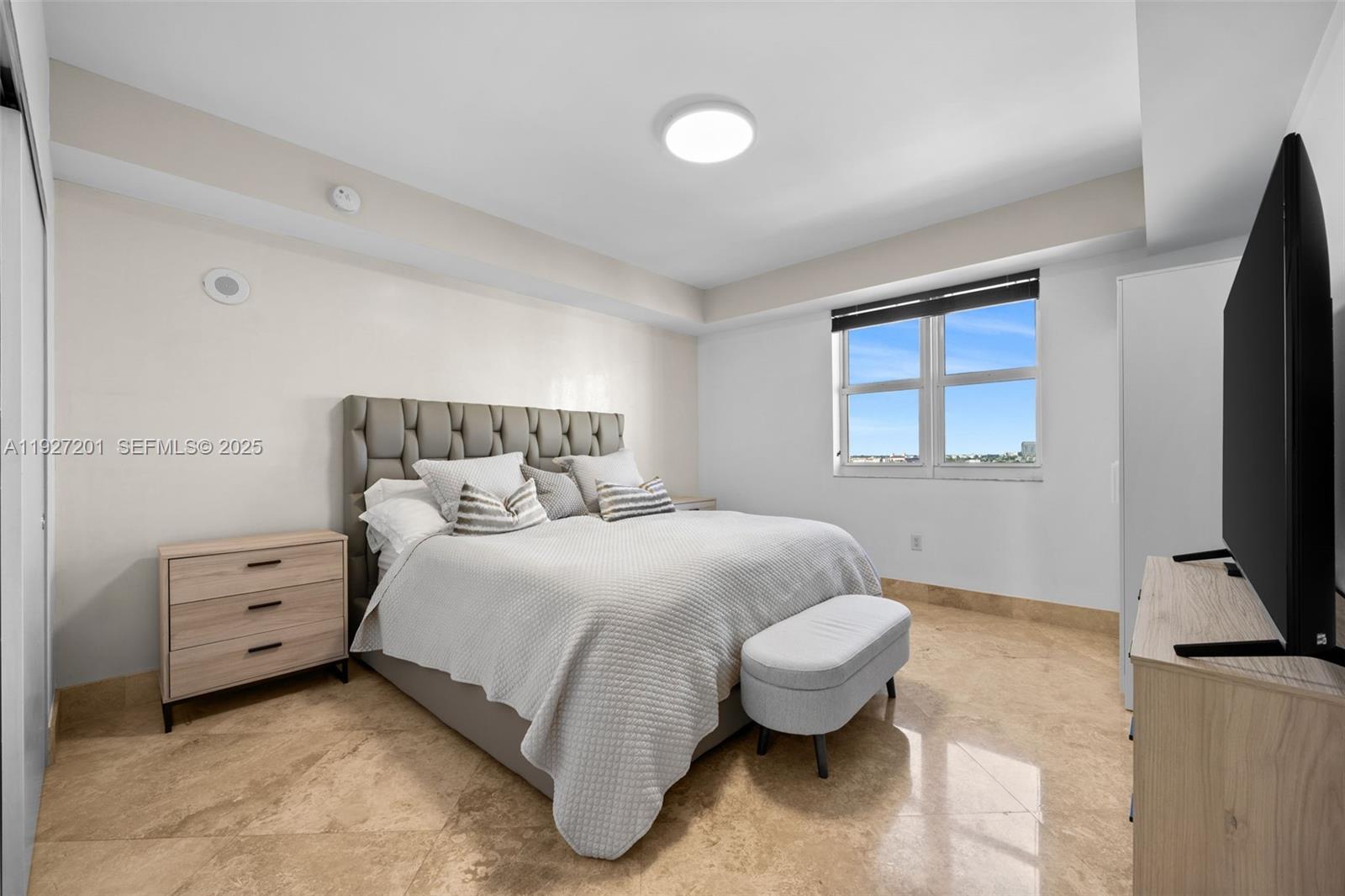 Photo of 19900 Country Club Dr  #1112, Aventura, Florida, 33180 - 