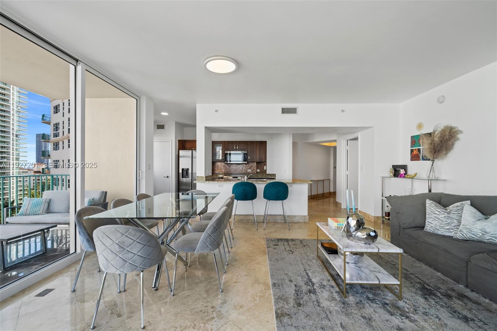 Photo of 19900 Country Club Dr  #1112, Aventura, Florida, 33180 - 