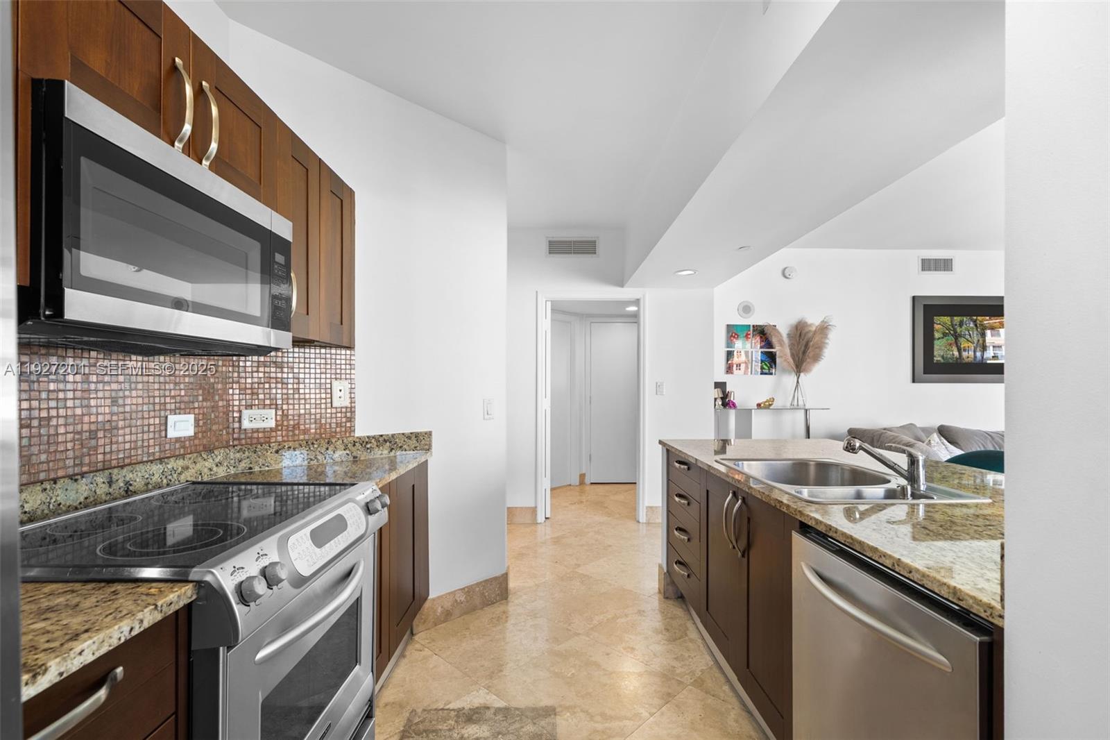 Photo of 19900 Country Club Dr  #1112, Aventura, Florida, 33180 - 