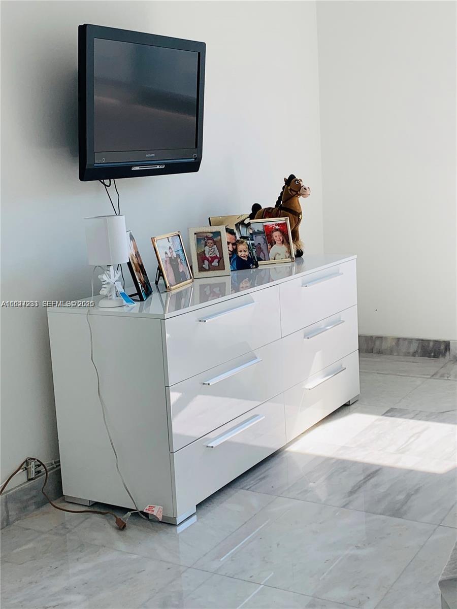 Photo of 19380 Collins Ave #1423, Sunny Isles Beach, Florida, 33160 -