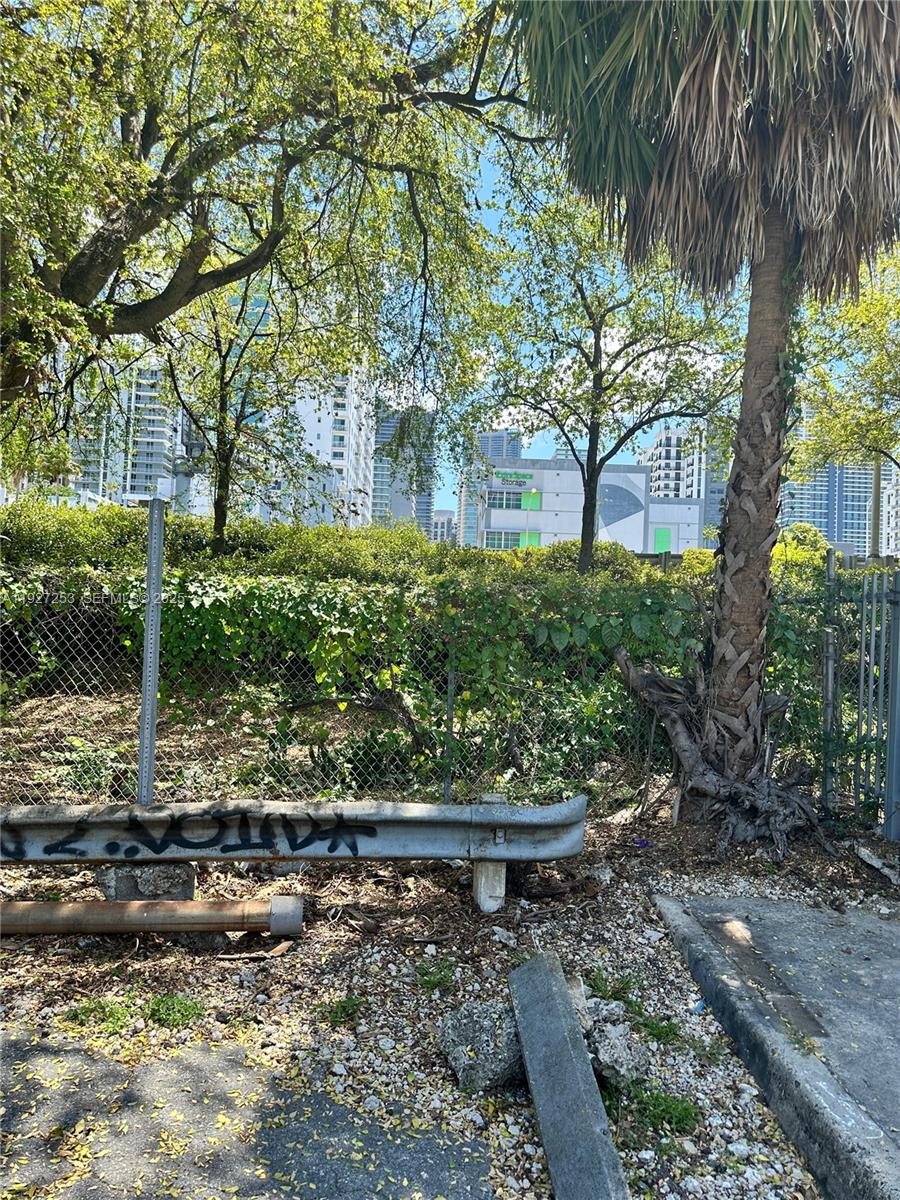 Подробнее / 3372 кв.футов $ 2025-12-08 0 Фото