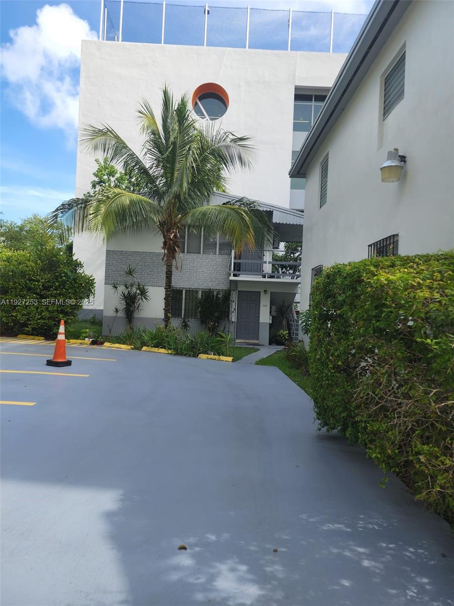 Подробнее / 3372 кв.футов $ 2025-12-08 0 Фото