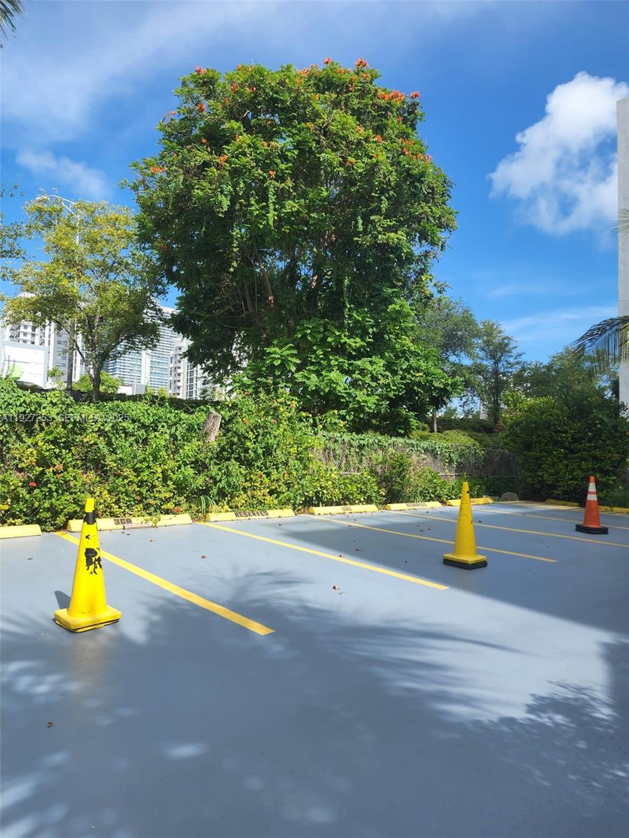 Подробнее / 3372 кв.футов $ 2025-12-08 0 Фото